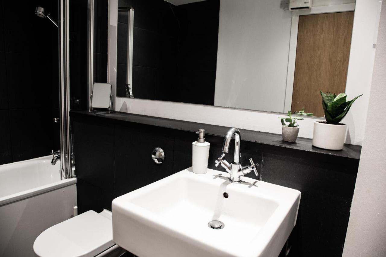 Modern Merchant City Apartment By George Square Glasgow Exterior photo